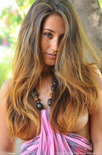 Hot Babe Eva With Shaven Pussy