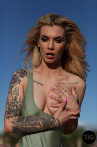 Sexy Hot Saskia Valentine Showing Tattoo
