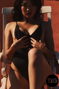 Stunning Asian Reina