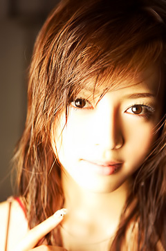 Asian model Yumiko Shaku