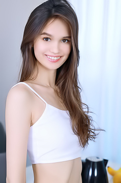 Anastasia Bella Exposing Her Plump-lipped Pussy