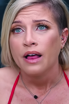 A Cinematic Tale: Kaylynn Finds Ecstasy With Her Live Nude Model