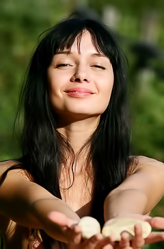 Olya Os Tantalizing Lips Call For These And That