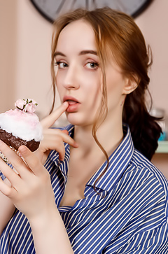 Anticipation Builds as Polly Yangs Prepares to Shed Her Blue Striped Shirt